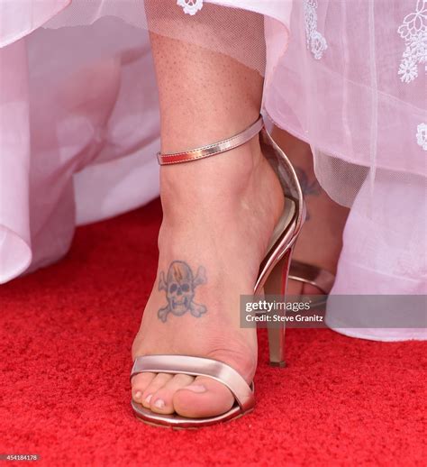 Kelly Osbourne's feet
