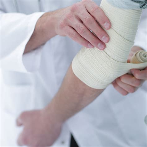 When to See a Wound Care Specialist in Arlington TX
