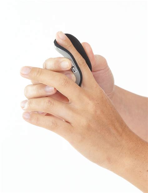 Buy Neo G Finger Splint, Easy-Fit - Support for Trigger Finger, Mallet Finger, Baseball Finger ...