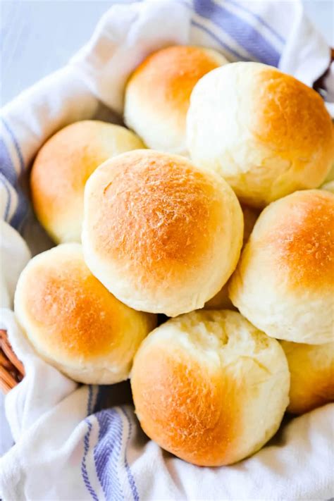Bread Machine Dinner Rolls - THIS IS NOT DIET FOOD