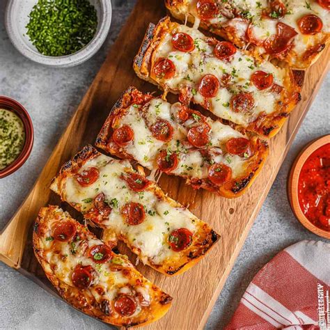 French Bread Pizza – Crispy, Comforting & Ready in 20 Mins