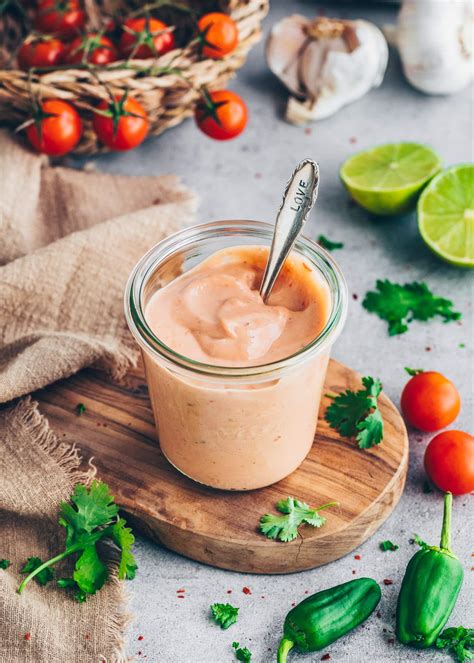 Creamy Taco Sauce | Sriracha Mayo (Vegan) - Bianca Zapatka | Recipes