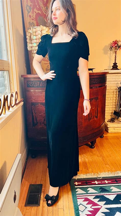 1930s Art Deco Black Velvet Floor Length Gown Made in Buenos Aires Sz S ...