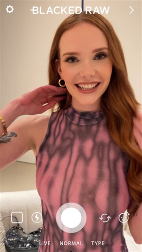 .@chloefoxxe is ready for a night w/ @worldofmann. ❤️‍🔥 Watch it unfold: https://t.co/3IgJa5IEN3