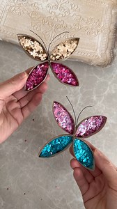 2.8M views · 29K reactions | Easy glitter butterfly 曆⚜️ #HandmadeHomeDecor #diygiftideas #upcycling #fblifestyle #diyideas #toiletpaperroll #craftsofinstagram #reelsfb #explorepage #diy #tutorial #feliciaheesen #crafts #dollartreediy #dollartreecrafts #yougivemebutterflies #butterflies #glitter #hotglue | Felicia Heesen | Facebook