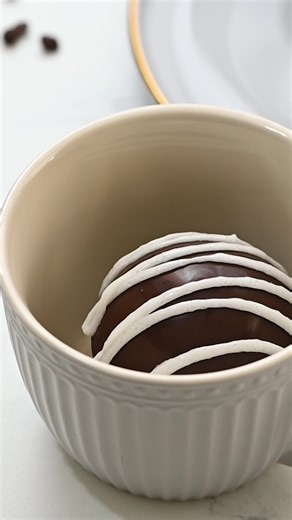 4.8K views · 36 reactions | HOW TO MAKE HOT COCOA BOMBS! Recipe: https://princesspinkygirl.com/hot-chocolate-bombs/ | Princess Pinky Girl | Facebook