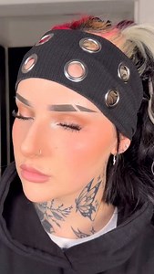 31K views · 1.1K reactions | Slit Brow Tutorial ⚡️ Products: @unicorncosmetics Brow Balm @benefitcosmeticsuk Powmade 4.5 Deep Brown @hauslabs Triclone Concealer Fair Peach - #browtutorial #makeup #sliteyebrow | Molly Hull | Facebook