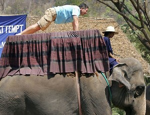 Ashrita Furman: el estadounidense con más de 600 Récord Guinness batidos - La Opinión