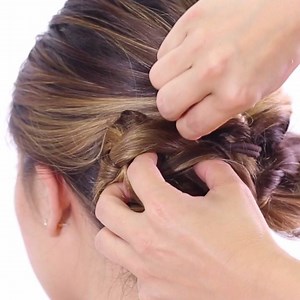 528K views · 9.3K reactions | HAIR HACK! I love wearing this hairstyle for low impact activities like yoga or stretching! It looks elegant and difficult, but REALLY it takes me about 5 min to do this updo which looks worthy of a prom or even a wedding! | Blogilates | Facebook