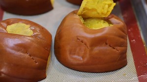 Learn how to make pumpkin puree for all your pumpkin recipe needs. #pumpkinpuree #pumpkinrecipes | In The Kitchen With Matt