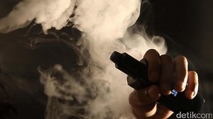 Tak Lebih 'Aman' Dibanding Asap Rokok, Begini Bahaya Uap Vape Buat yang Terpapar