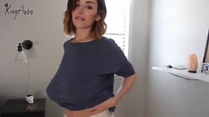 Ecco una stupenda tettona molto eccitata