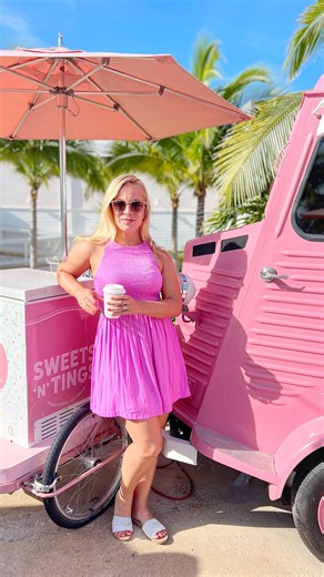 24 reactions | Ladies and Gents the Bahamas  is freaking awesome! Here are 10 reasons why I think you should book a trip here! Tag someone you’d like to vacation here with!  #thechicatravelista #bahamas #travelblogger #travelagent | The Chica Travelista | Facebook