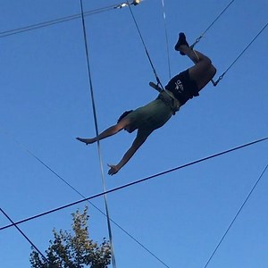 Your instructors will tell you to do some “catch hands”. What does that mean, you say? You’ll find out once you take your very first flying trapeze class with TSNY Chicago. Angelo does a Knee Hang trick to Shawn. . . . . #catchhands #flyfoster #tsnychicago #chicago #explorechicago #flyingtrapeze #sundayfunday #firstdayoffall #summerisnotover #autumnblues #trapezeschool #cooltrick #circusarts #trapezetraining | Get a Grip Trapeze Chicago