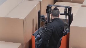 Block stacking, when do you, and which forklifts are most suitable for it? If you are handling stable homogeneous goods with low turnover, then stacking pallets on top of each other without any type of racking system would be an efficient way to store. Read which forklifts are most suitable: bit.ly/4afAuPG #toyotamaterialhandling #stacking #logistics | Toyota Material Handling Europe