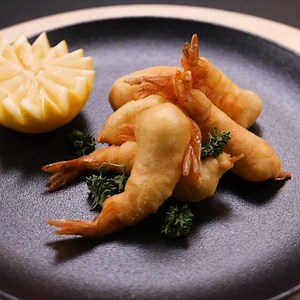 Learn Basic French Cuisine with Top Professors! Today: Lesson 29 Sauce Verte & Beignets de Gambas Learn more professional techniques and recipes on the #truefoodies.app or Website TrueFoodies.com | True Foodies | Facebook