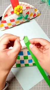20K views · 61 reactions | Weaving a Handbag with Paper Plates is Simple and Meaningful #CreativeInspiration #Mother'sDayCrafts #KindergartenEnvironmentalCreation #Mother'sDayGift #creativecrafts | paper craft | Facebook