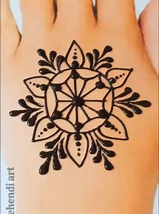 Easy Arabic Mehndi Designs: Unique Tricks for Beautiful Art