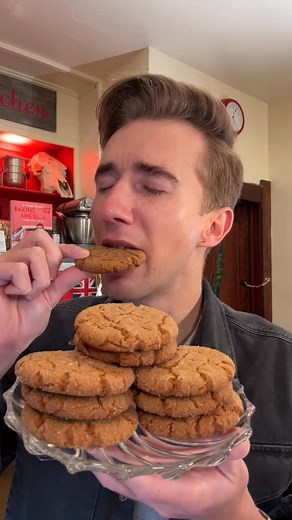 B. Dylan Hollis on Instagram: "catch me snappin"