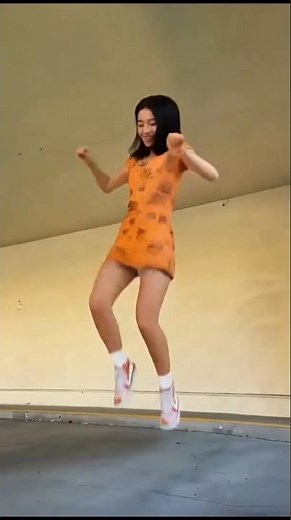 SHUFFLE DANCE - Hot girl shuffle girl in action