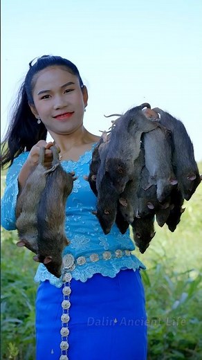 Insane Giant Rat Stuffed & Fried Spicy—You Won’t Believe the Taste! 🔥🐀 #Shorts #GiantRatRecipe