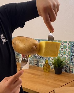 438K views · 1.4K reactions | Explosive Stuffed Potatoes! These potatoes are exploding with flavor 凜勞 | Chefclub GruB | Facebook