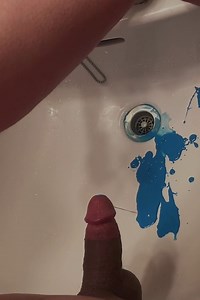 Inject 400ml paint into the bladder