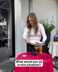 Customer's kindness helps pregnant waitress keep job | Crafty Panda How