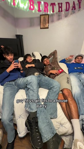 they js come for the food | Outfits