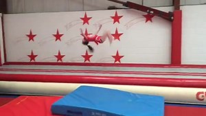 Flip Tucks at one of our tumble classes today! Well done girls! xxx Yas (Youth) Erin (Mini) Leah (Youth) | JC Dance and Cheer Academy