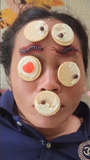 Eating Oreo cookies with milk the right way is the perfect combination for an appetizer#food#sweets