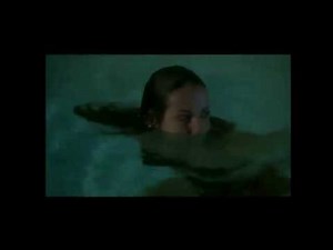 Geliebte Diebin (Seven Moves to Checkmate) Underwater Scene