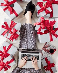 Cyber Monday continues! Earn up to a $750 gift card with your regular-price purchase. | Neiman Marcus