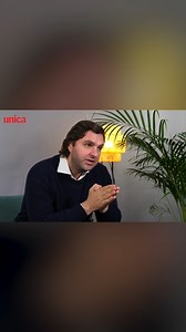 22K views · 260 reactions | Social media a redefinit modul în care ne conectăm și interacționăm. Cu toate acestea, odată cu această evoluție vine și o expunere continuă la idealuri predefinite, care pot afecta modul în care ne percepem pe noi înșine. Tu cum te raportezi la aceste idealuri și cum gestionezi reacțiile și emoțiile care pot apărea în urma acestei expuneri? #socialmedia #veruvis | Veruvis | Facebook