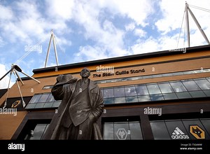 The statue of Stan Cullis outside his named stand at the ground before the Premier League match at Molineux, Wolverhampton Stock Photo - Alamy
