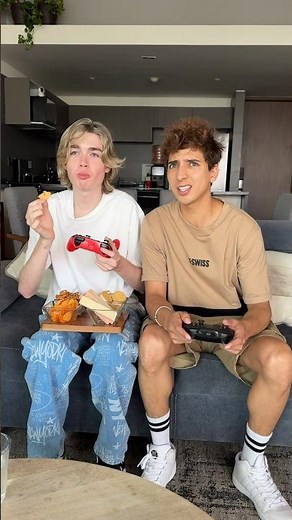 TU ABUELA 👵 COMO SE LLEVA CON TUS AMIGOS ❓