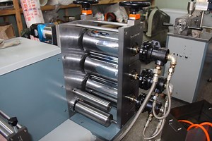 [Hot Item] Conical Twin - Screw Extruder with Three - Roll Calendering Machine to Make Sheet