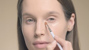 How to for an Express Foundation. Get your hands all Sisley products today | Sisley Paris | Facebook