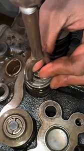 Pin spring installation #mechanic #springvalve #installation #reels | Dunia otomotif