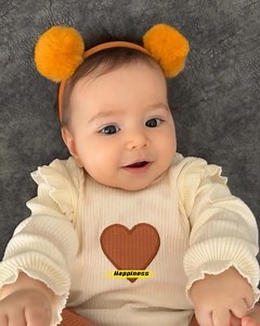Aww So Cute 🥹❤️ You Can't Ignore Her Cuteness 🤗🌼🥀 | Ｈａｐｐｉｎｅｓｓ