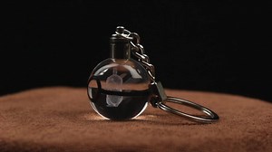 Hot Selling Lovely LED Crystal 3D Keychain for Creative Birthday Gifts