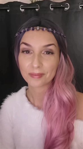 LYRA - reading a galactic poem from my book 'Beautiful Alien' 💕✨💕 Have you read it? Beautiful Alien is available on Amazon worldwide as well as Barnes & Noble and other online retailers. | Olivia Bella Poetry