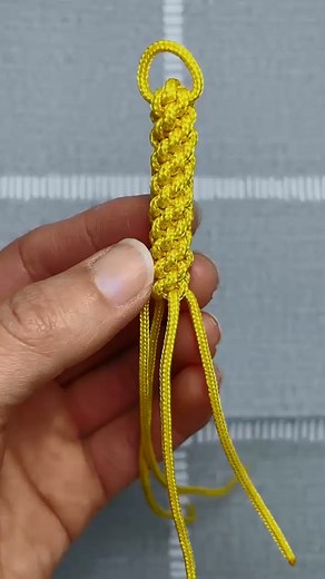 52K views · 638 reactions | Instructions for tying a bracelet with a simple string #crafting #diycrafts #crafts | Craft Home | Facebook