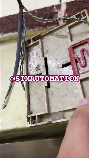 RM-1M MAX Automation GPRS Modem industrial panels send data over mobile GPRS/2G network to a server.