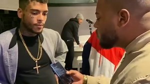 193K views · 13K reactions | Vulgo FK divulga registro raro da sua última sessão de estúdio junto com MC Kevin, onde ele apresentou uma faixa inédita, que deve ser divulgada nessa sexta  Kevin foi um dos primeiros artistas a realmente acreditar no talento do FK, enquanto muitos achavam que ele se limitaria a ser um meme por conta das suas versões virais de hits do Roddy Ricch. | Rap 24 Horas | Facebook