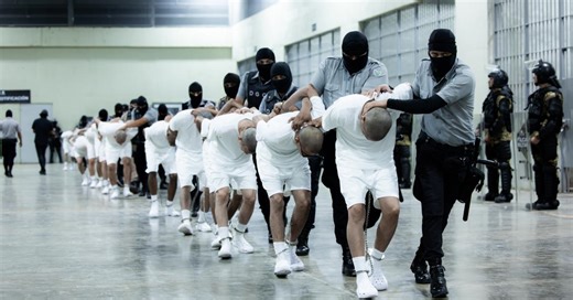 State Department deports 17 more alleged gang members to El Salvador