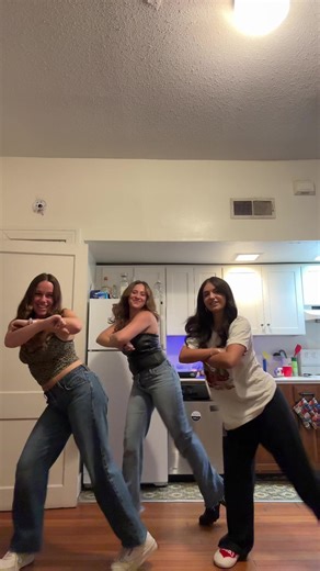 Lauren Erlichman on TikTok