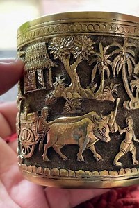 ទោះអាយុច្រើនហើយក្ដីក៏លោកពូនៅតែបន្តធ្វើចម្លាក់ស្ពាន់ ដើម្បីរក្សាមរតកបុរាណនេះឲ្យនៅរសបានយូរអង្វែង | Viewpoint