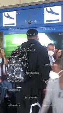 iefimerida.gr-Στην Ελλάδα με το τρόπαιο του ΝΒΑ ο Γιάννης και ο Θανάσης Αντετοκούνμπο