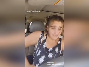 Première baise chien avec une fille